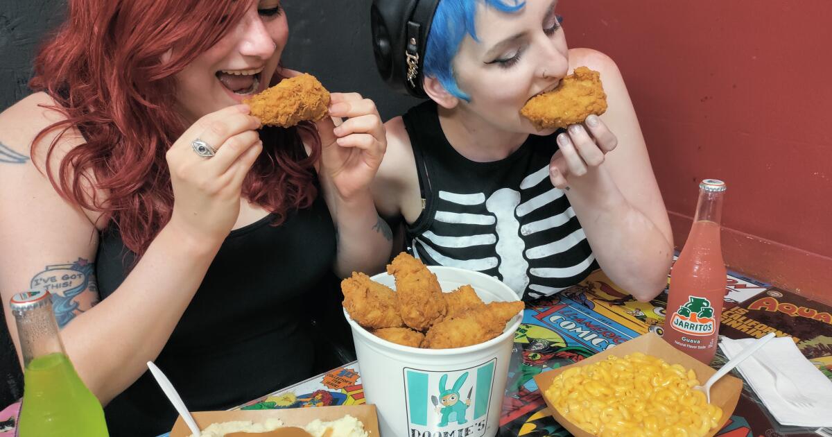 Ideal locations to try vegan deep-fried hen in Los Angeles