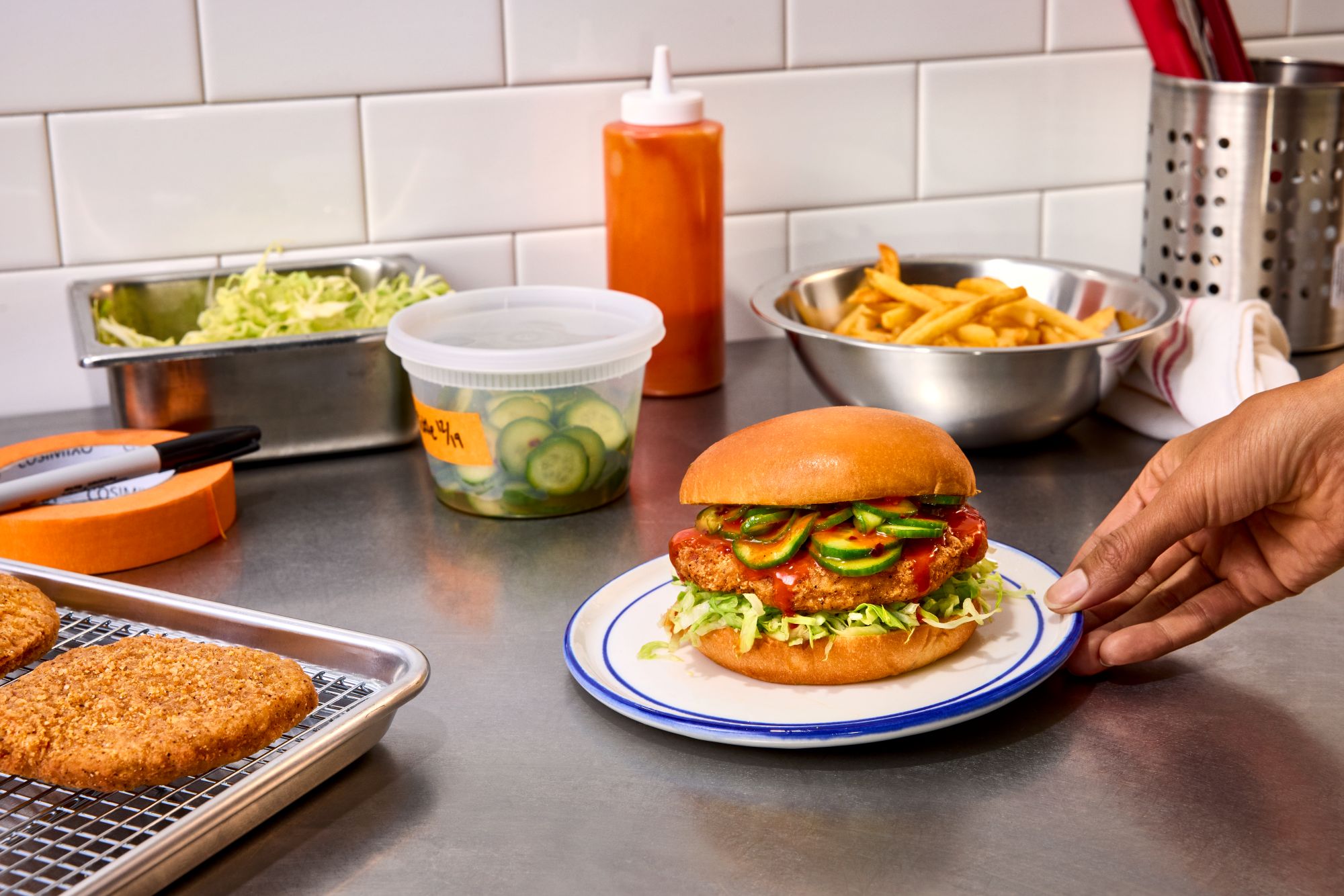 Impossible Foods Introduces Crispy Chicken Fillet at National Restaurant Association Show – vegconomist