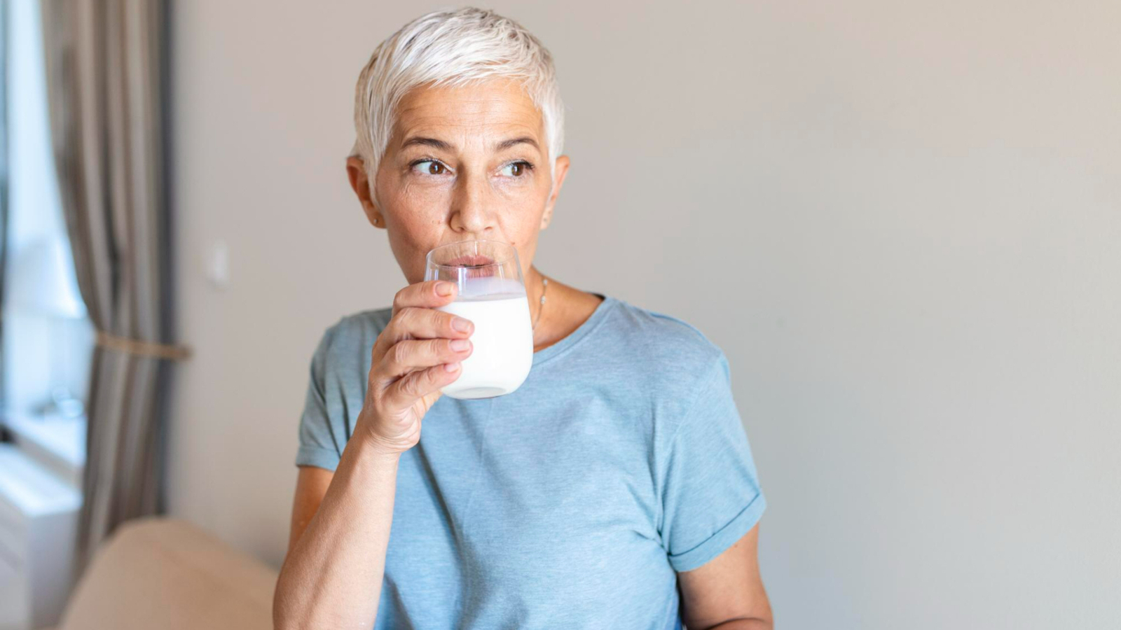 Fitness coach shares simple drink moms over 50 should have every morning for better health | Health