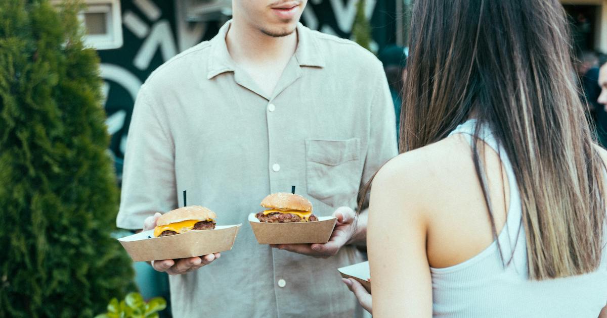 Large Scale Taste Test Of Vegan “Meat” Alongside Animal Products Reveals Promising Results » TwistedSifter