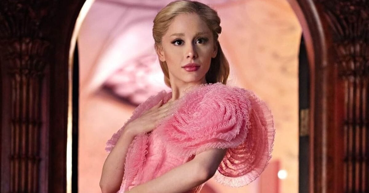 Ariana Grande’s Diet Isn’t Wicked: Here’s What She Eats, From Smoothies to Edamame