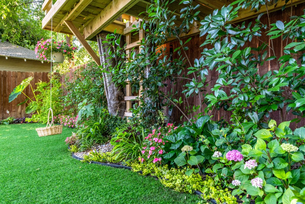 Artz Landscaping Offers Year-Round Gardening Tips for Dallas Homeowners