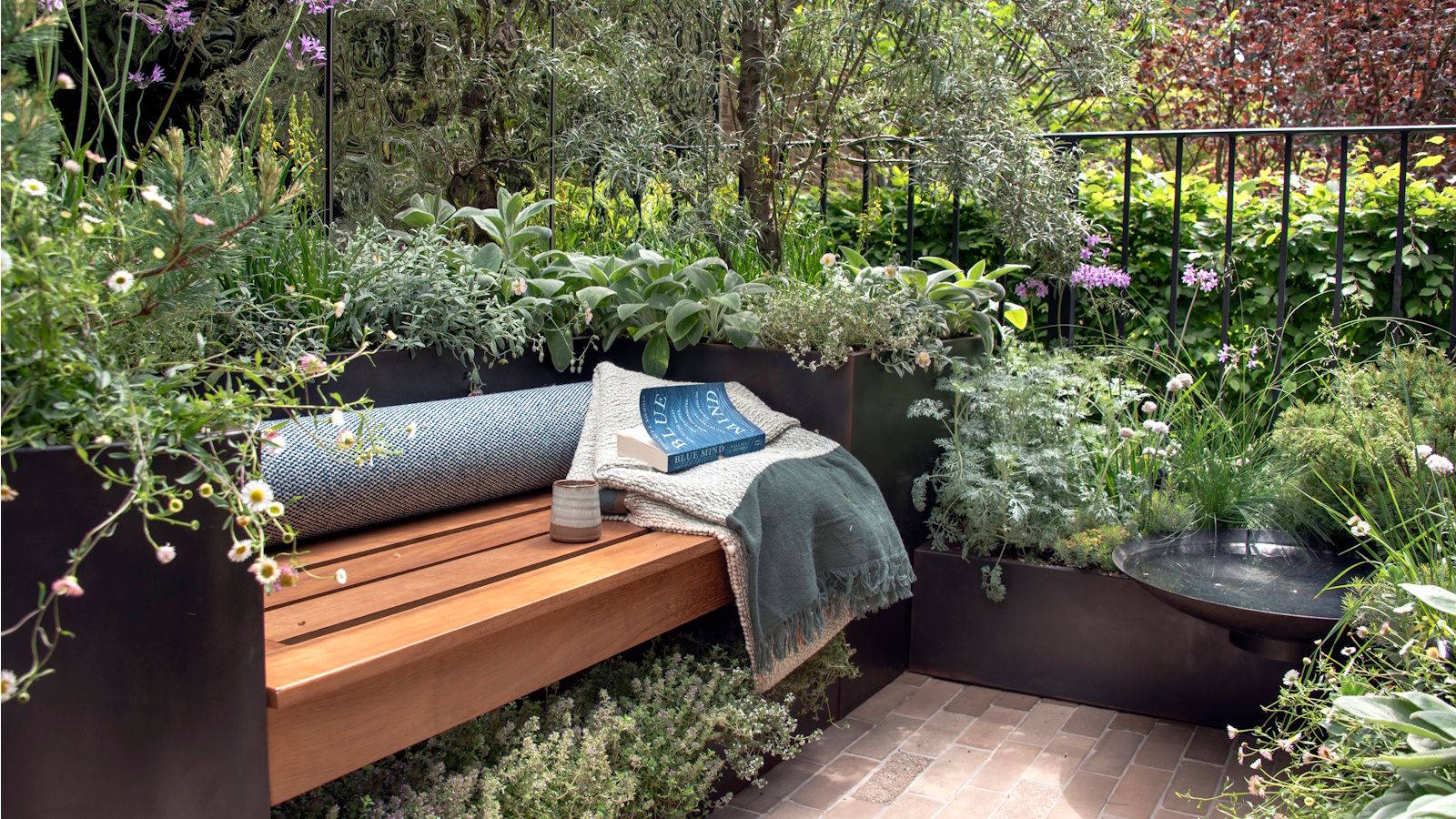 Urban wild gardening: tips from designers