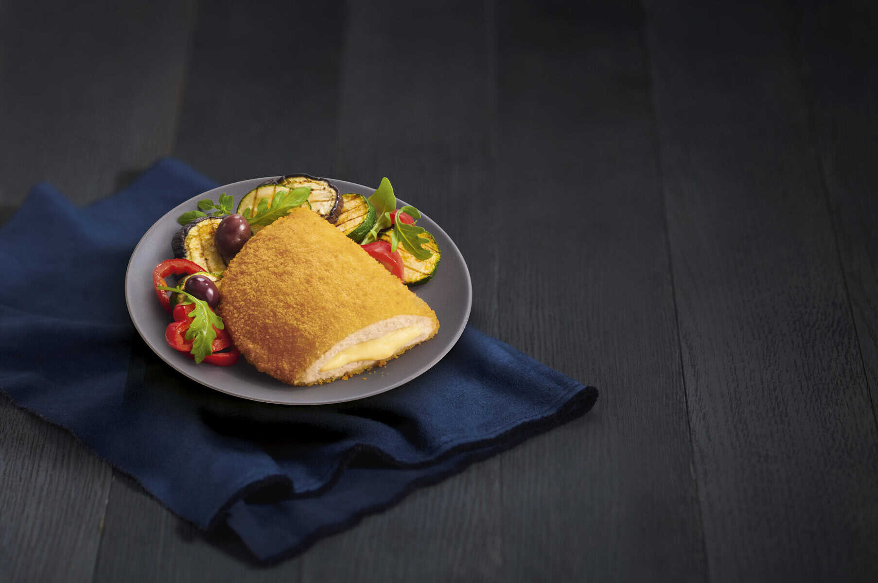 ACCRO Launches Plant-Based Croques and Spicy Wings – vegconomist