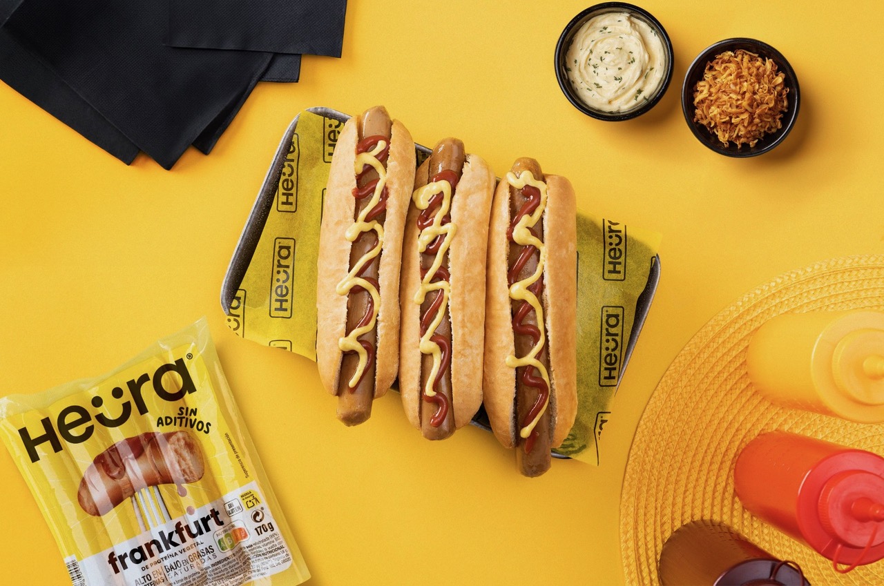 Heura Launches Plant-Based Frankfurter and Shares Recipe with Meat Industry Leaders – vegconomist