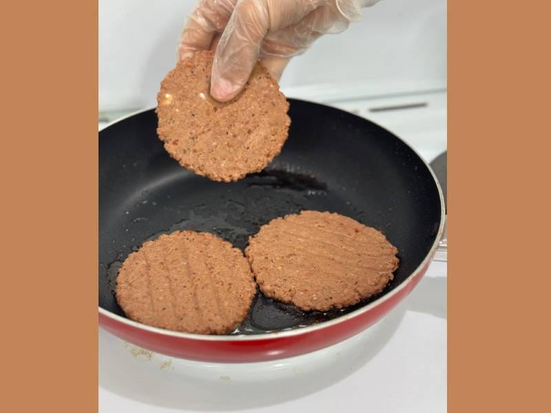 Student innovation at SQU creates plant-based meat substitute